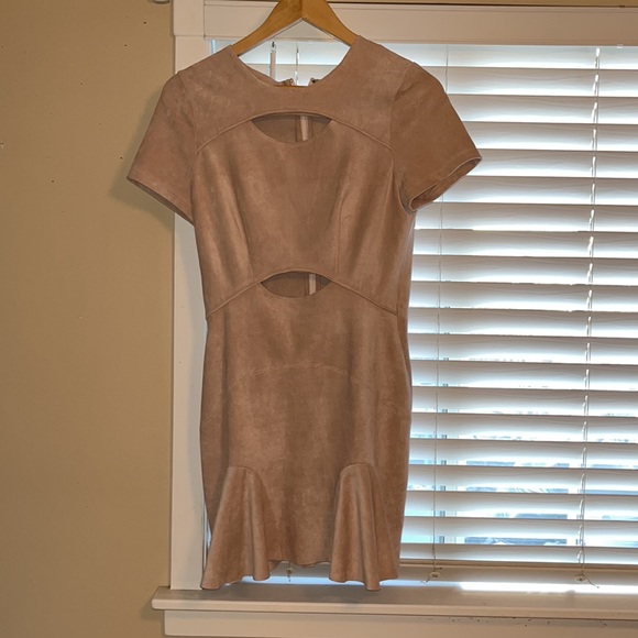 New Friends Colony Dress - Picture 1 of 5